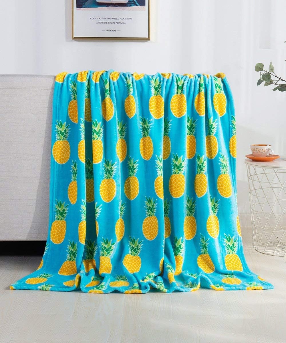 Soft Fleece Throw Blanket 50x60 – Lightweight Cozy Bed Couch Sofa Blanket for All Seasons